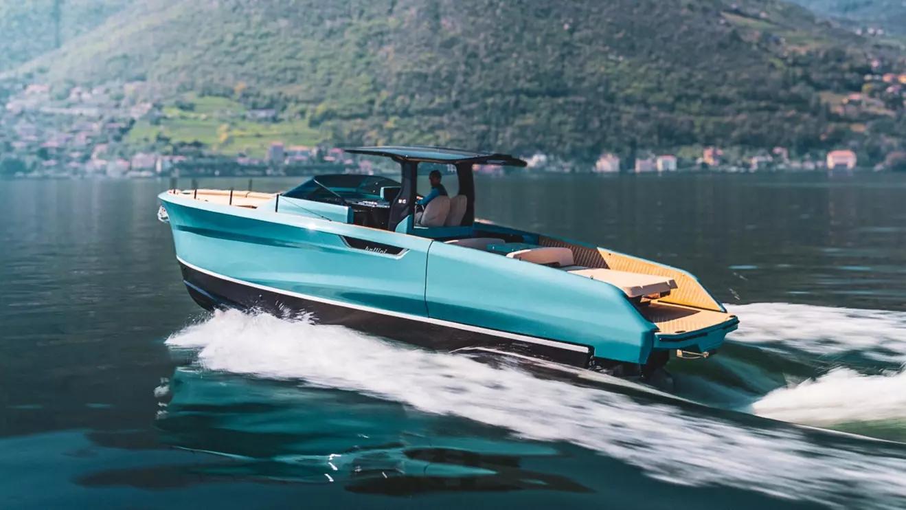 Bellini Astor 36-side view cruising.jpg