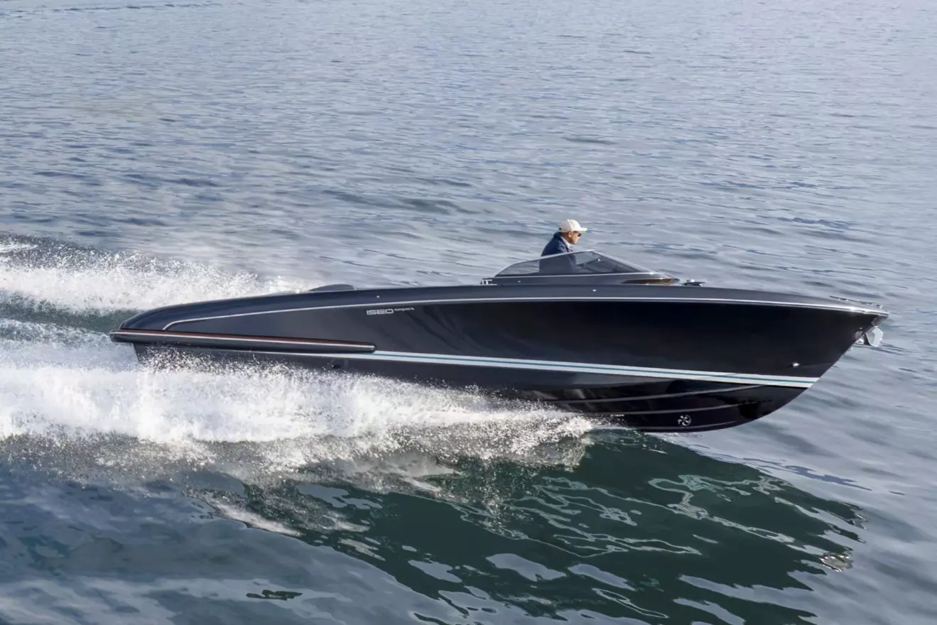 Riva Iseo Super side view