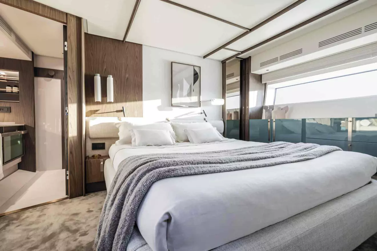 Azimut 72 Fly interior design