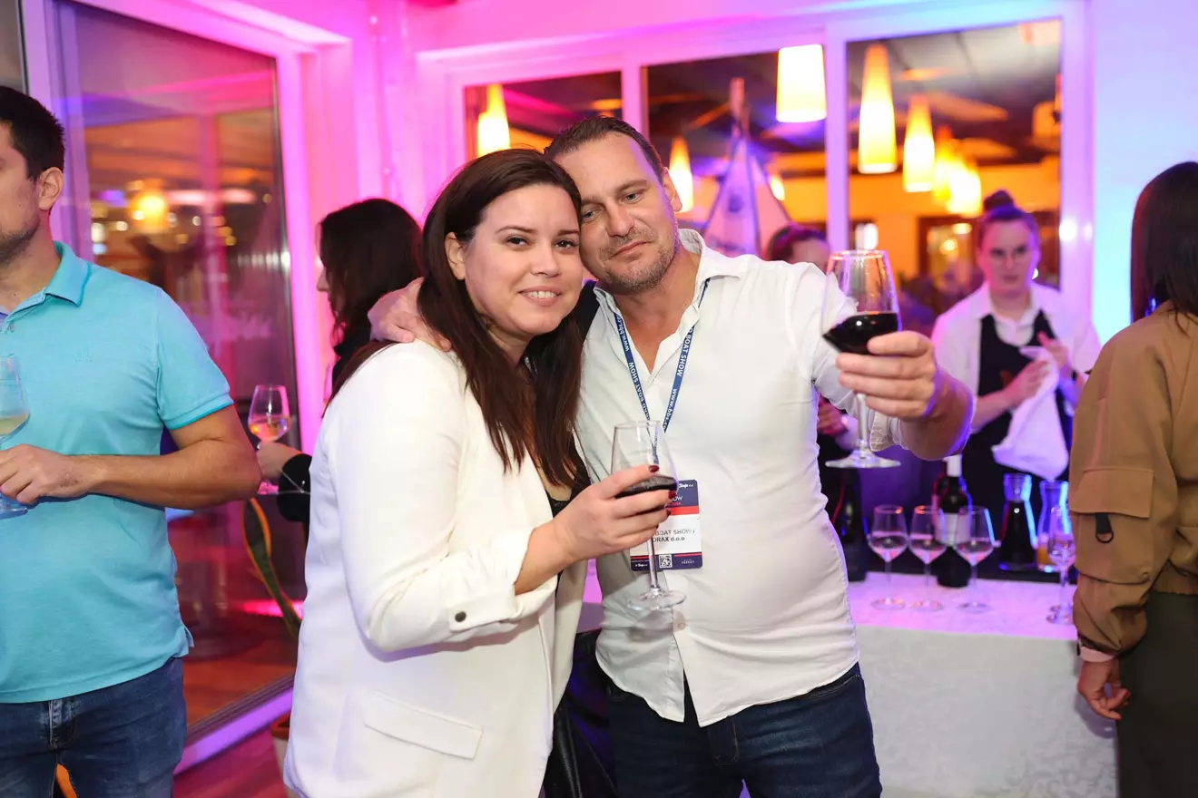 24-aftershow-party-guests.jpg