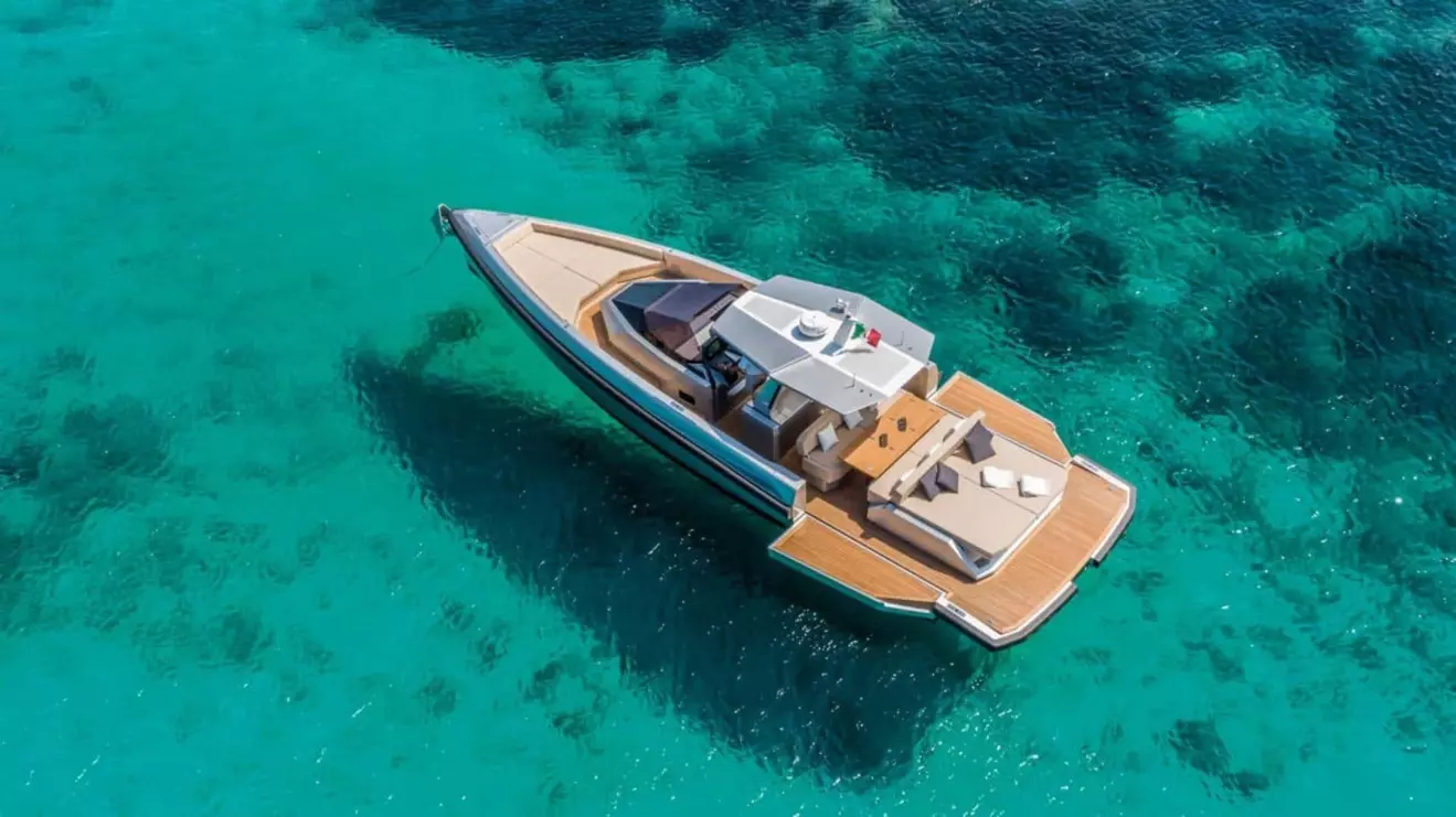 wallytender 48 day cruiser