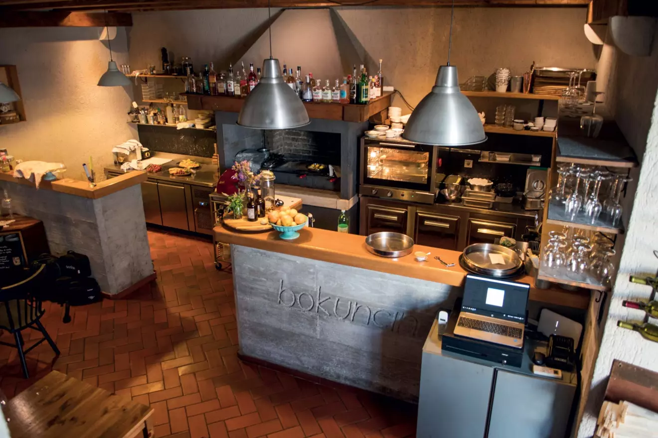tavern-bokuncin-interior-00.jpg