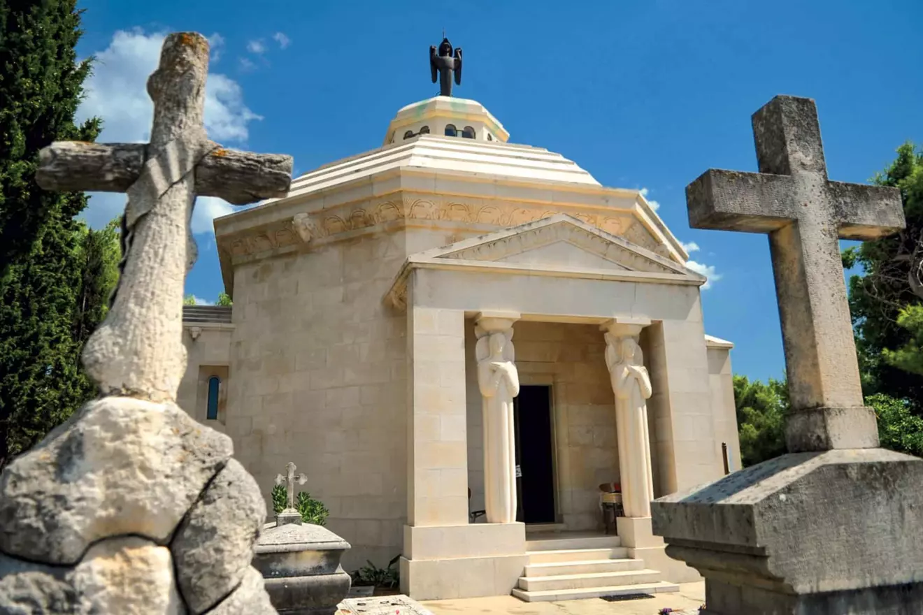 Mausoleum Racic, Cavtat