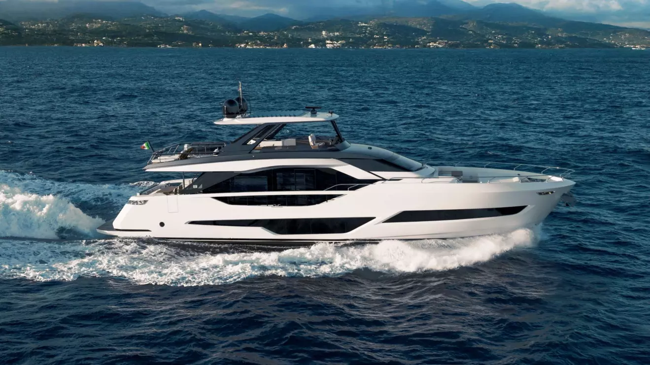 Ferretti Yachts 800-side view.jpg