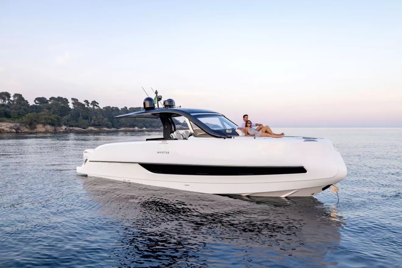 Invictus TT420S side view