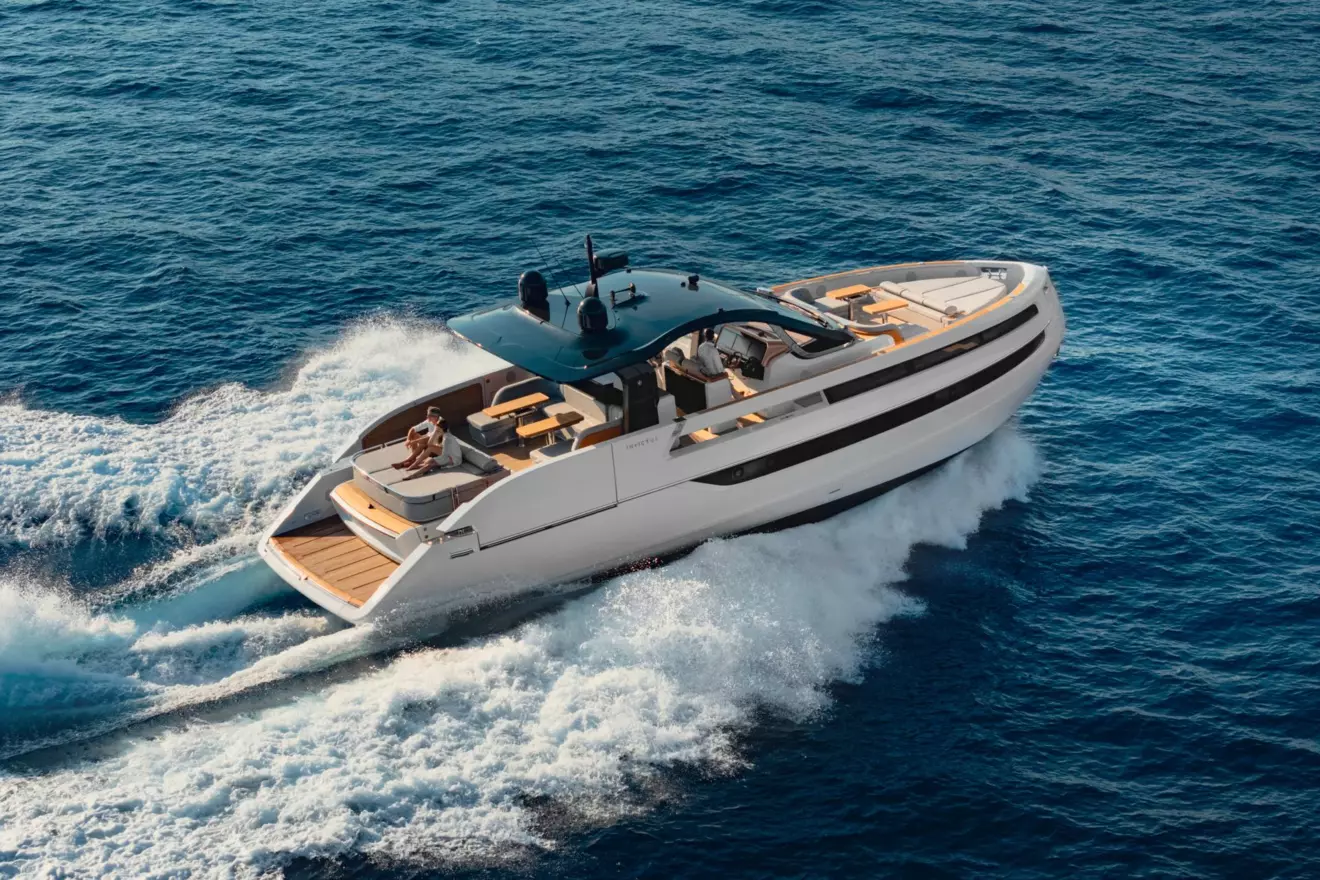 Invictus TT550 cruising