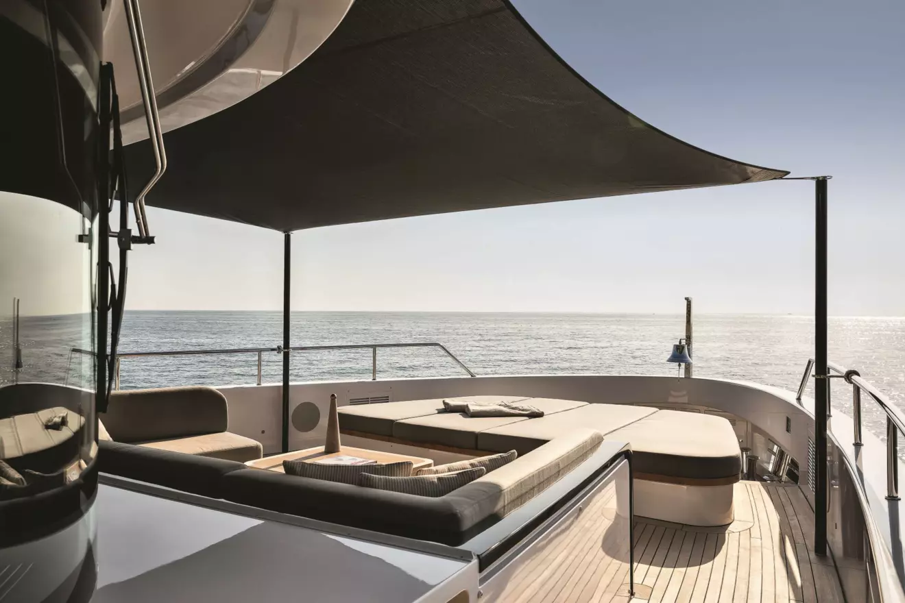 Benetti_Oasis-34M-1.jpg