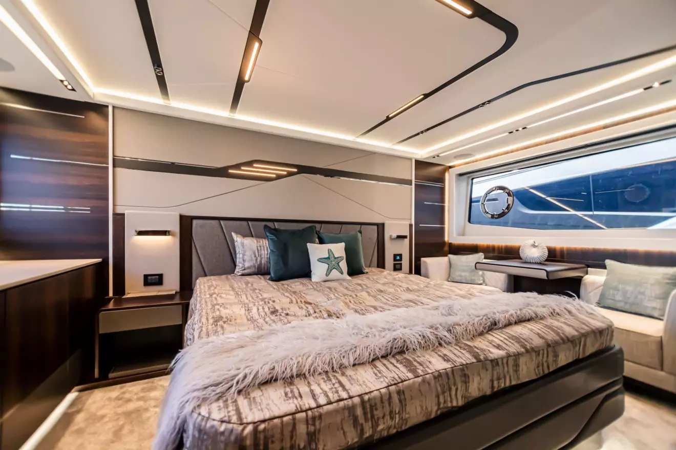 Sunseeker Predator 65 owners room