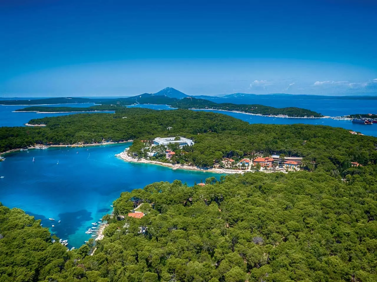Čikat Bay