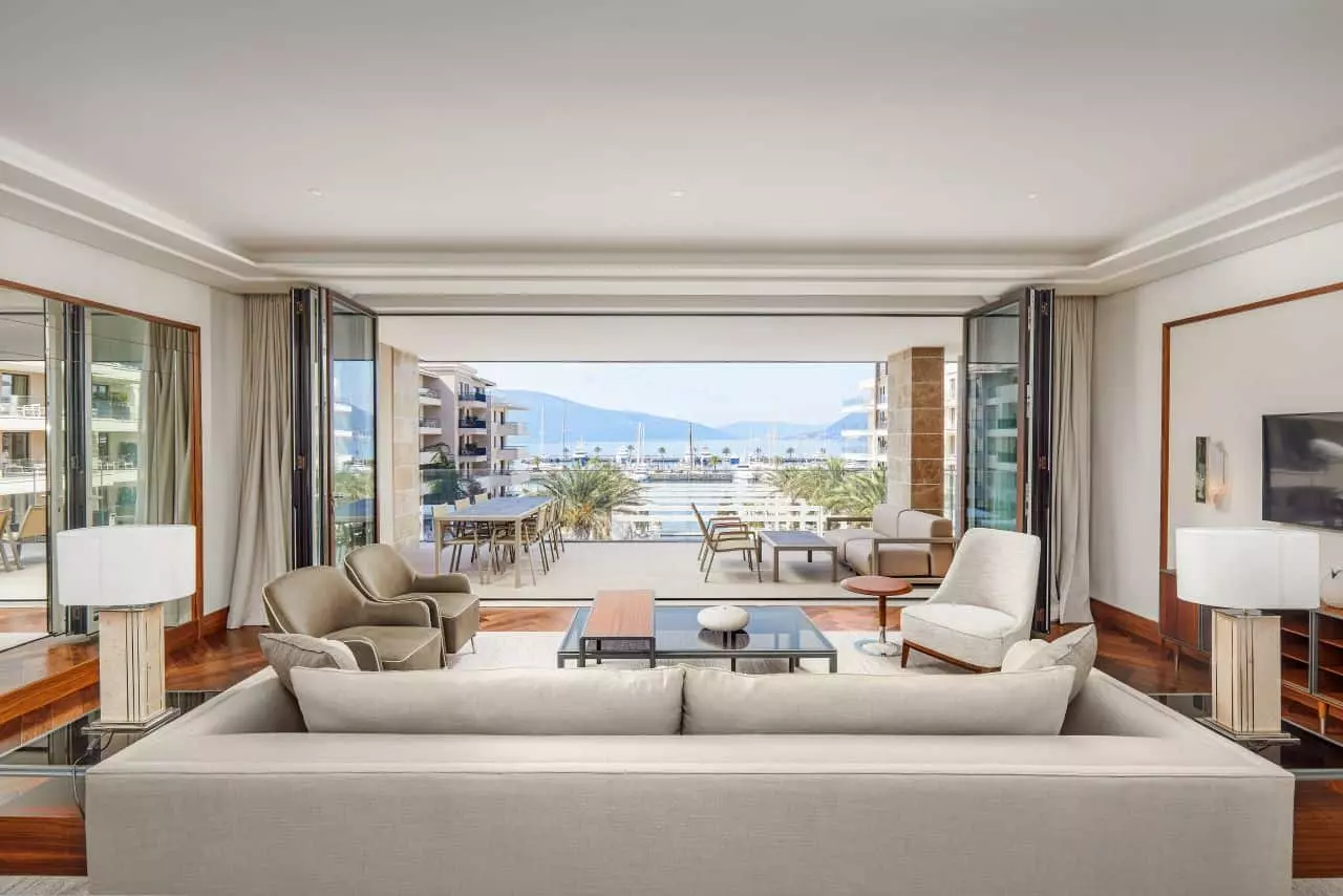 Valentino-Porto-Montenegro-01.jpg