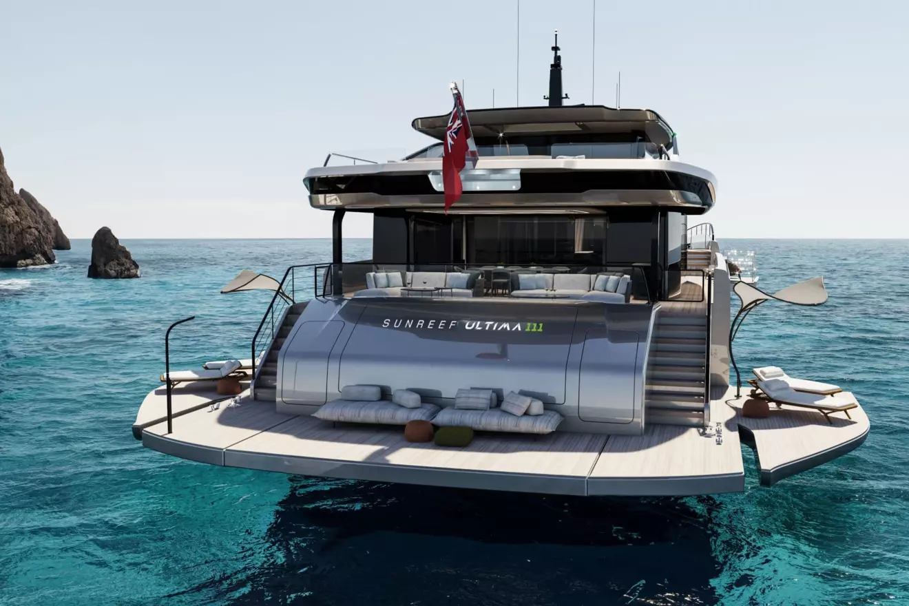 Sunreef-Ultma-111-aft-view.jpg