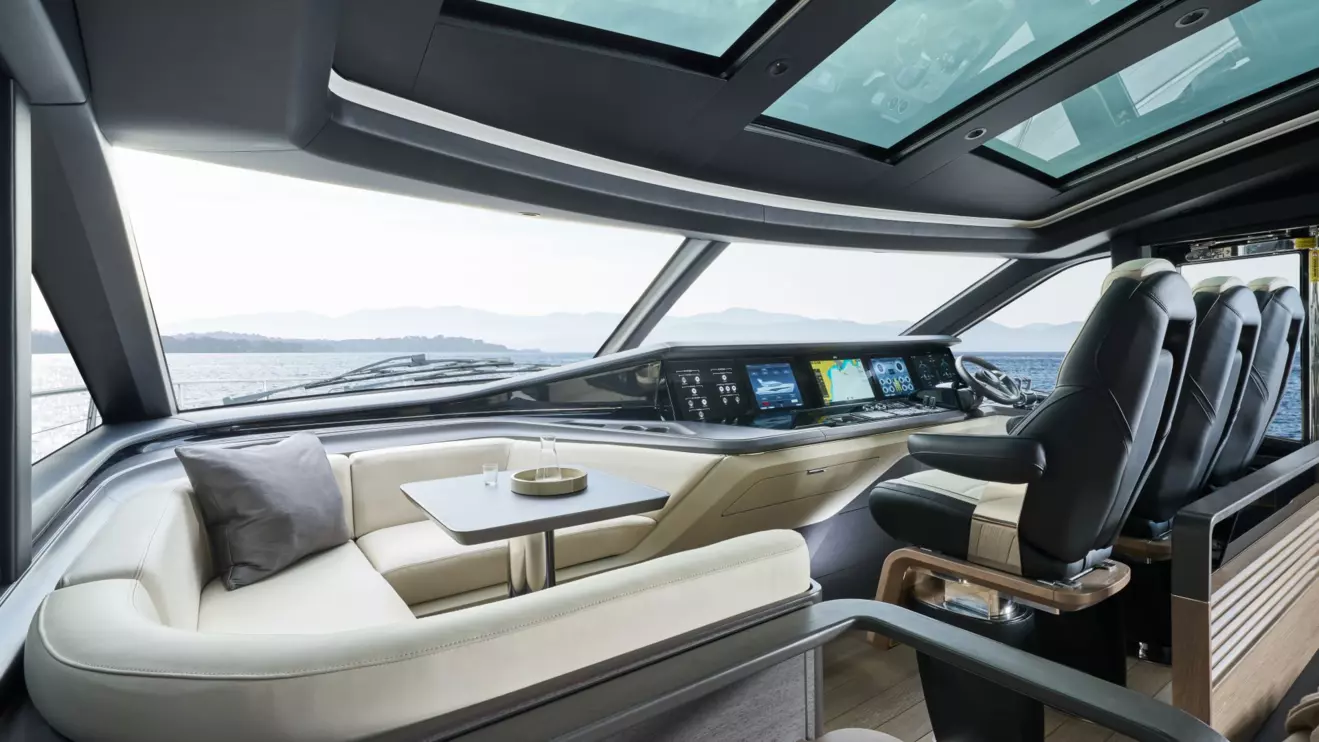 Princess S80 helm station