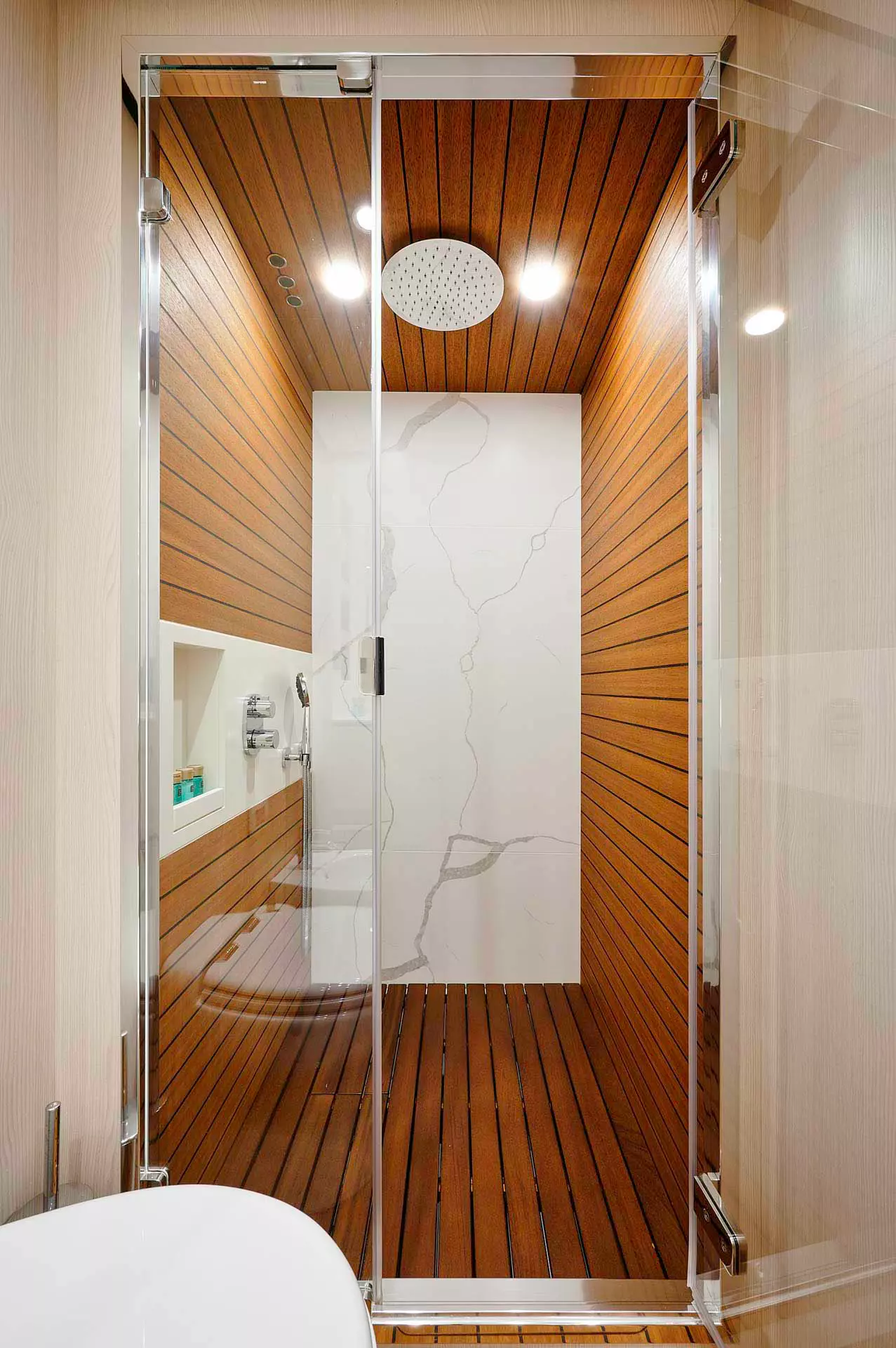 26 OMR Group Master cabin bathroom _.JPG