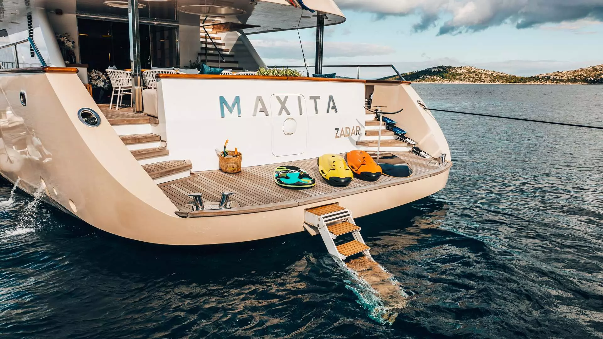 18. MAXITA Water toys.jpg