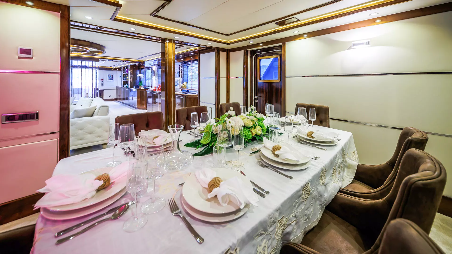 18-Apna-indoor-dining.JPG
