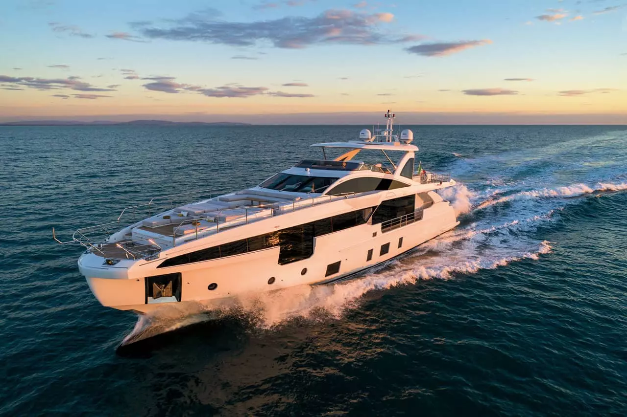 Azimut Grande 32 Metri Review: Designer Rhapsody