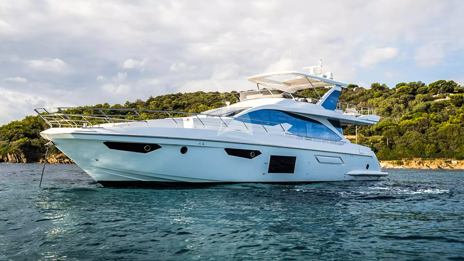 02-Azimut-72-Fly-Mineira-portside-2 _ _.JPG