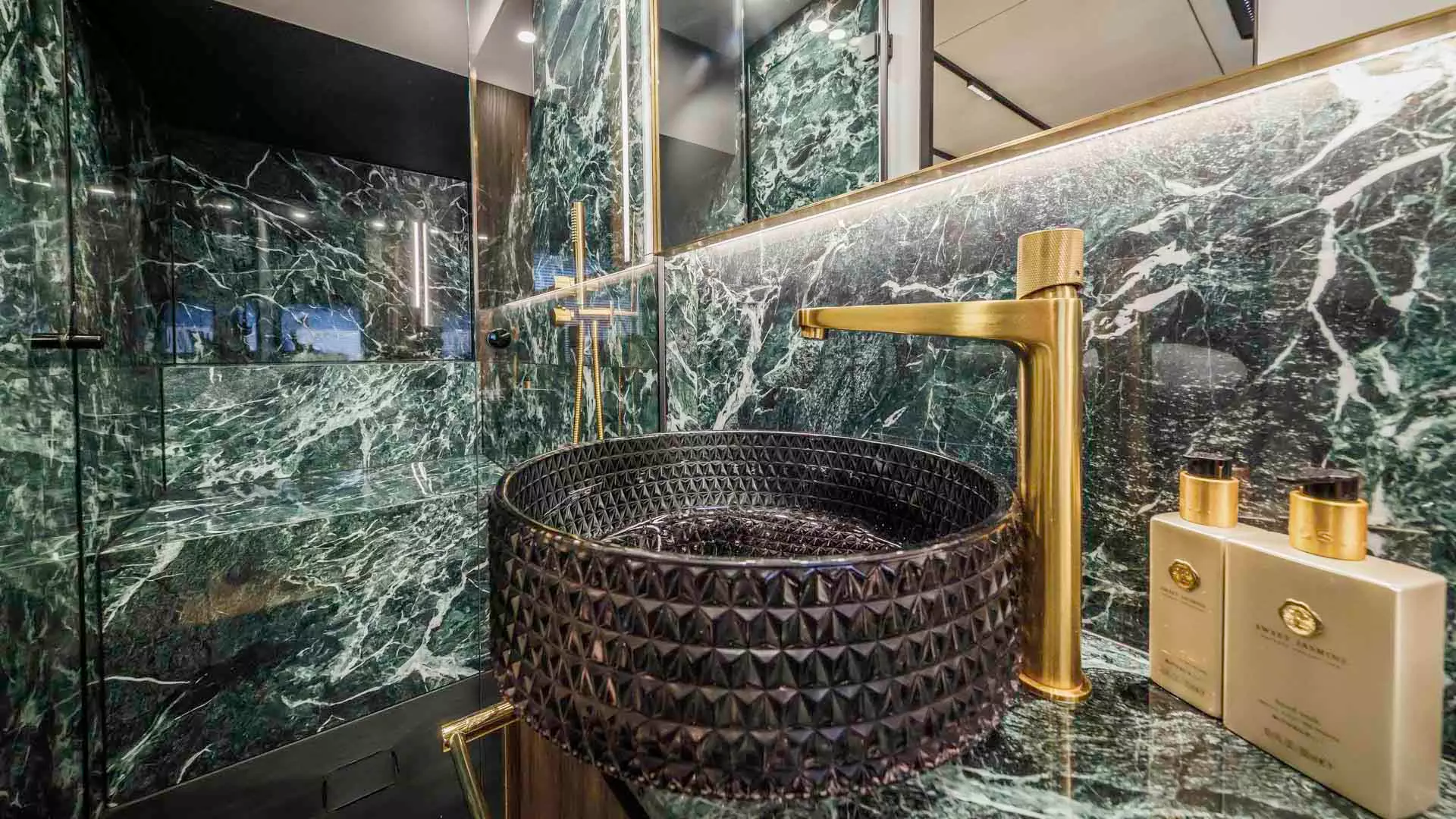 18-Over-the-Moon-Double-cabin-ensuite-port-side-aft.JPG