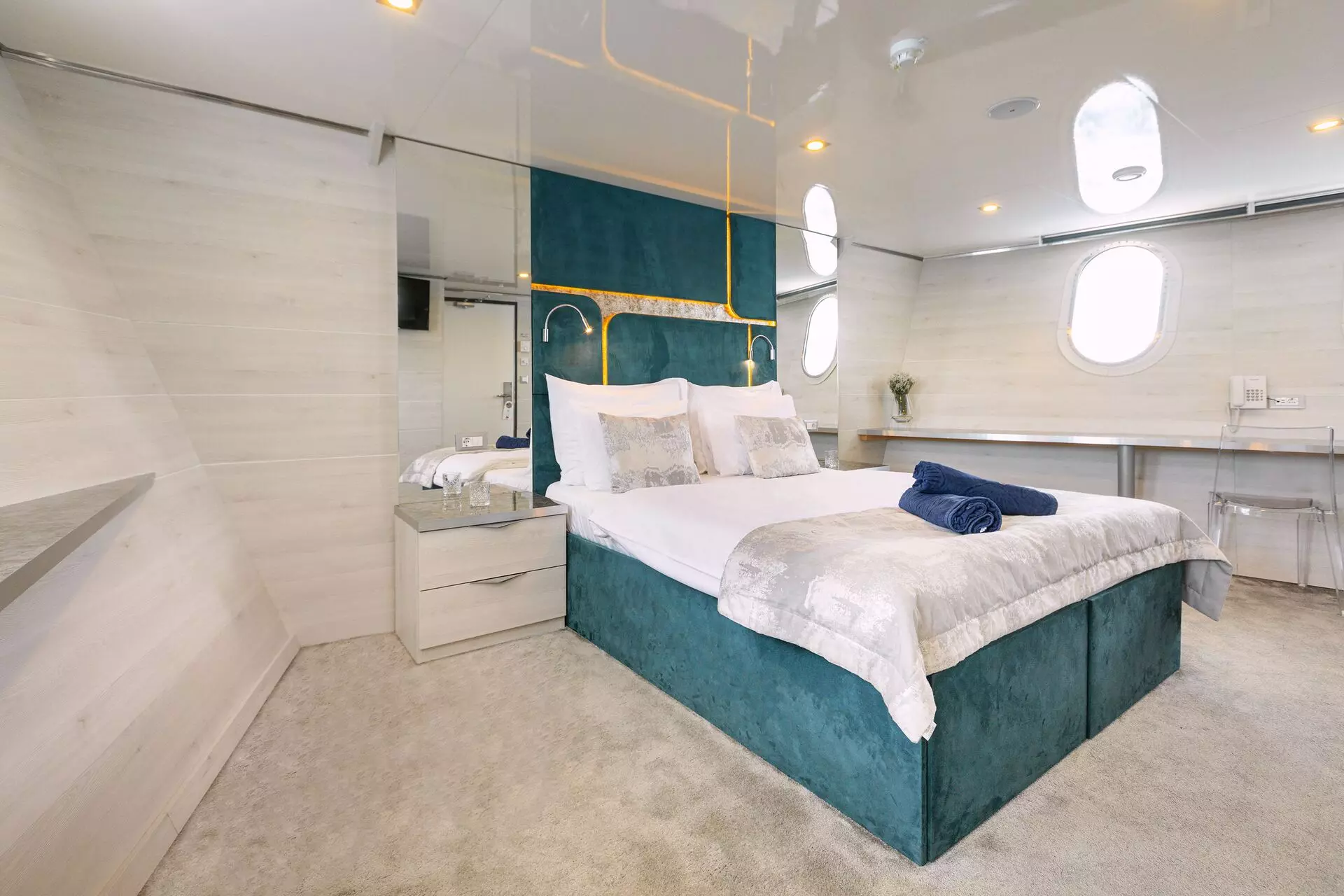 59. YOLO Double stateroom - Lower deck.jpg