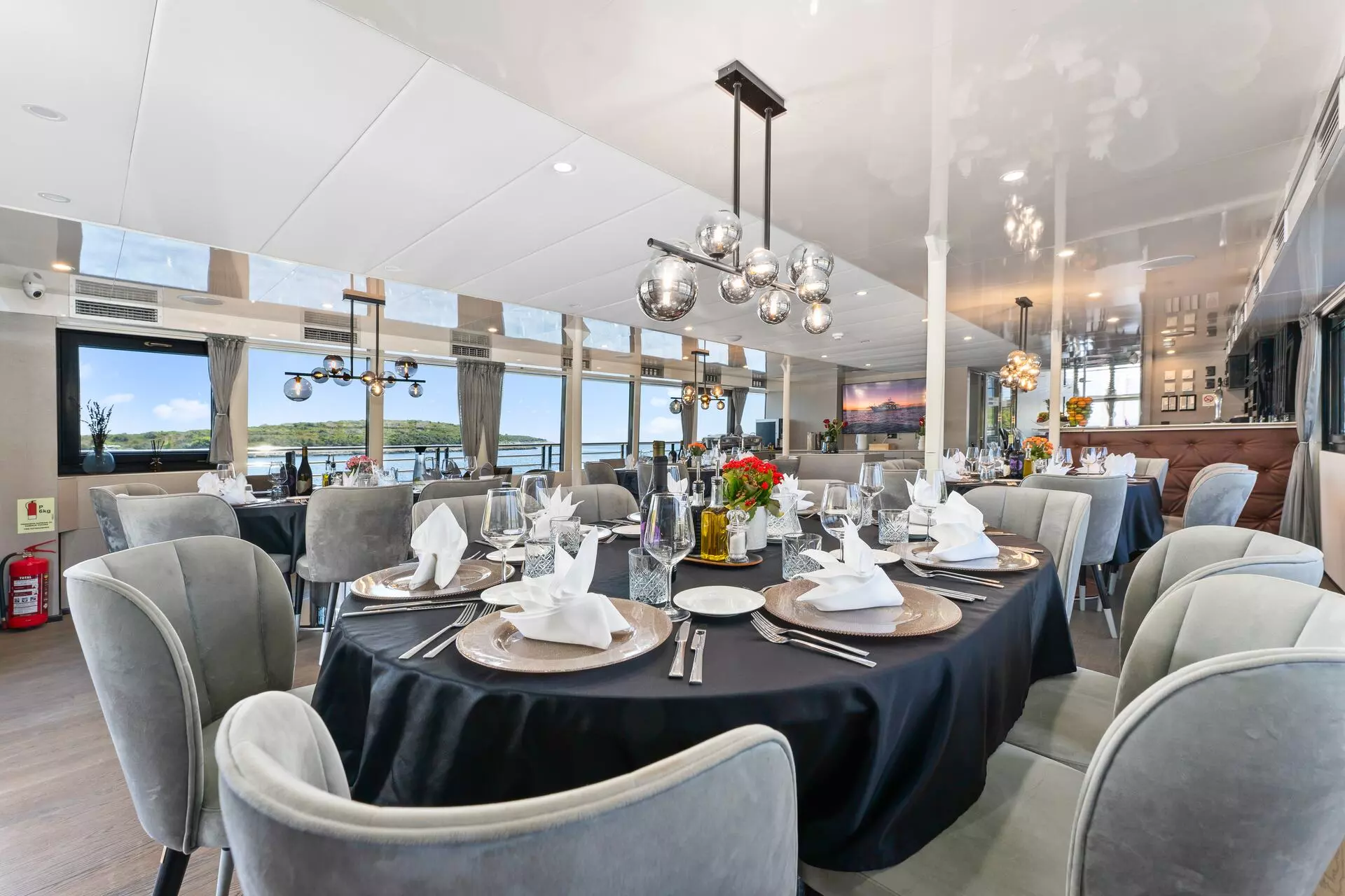 56. ALFA MARIO Table decor.jpg