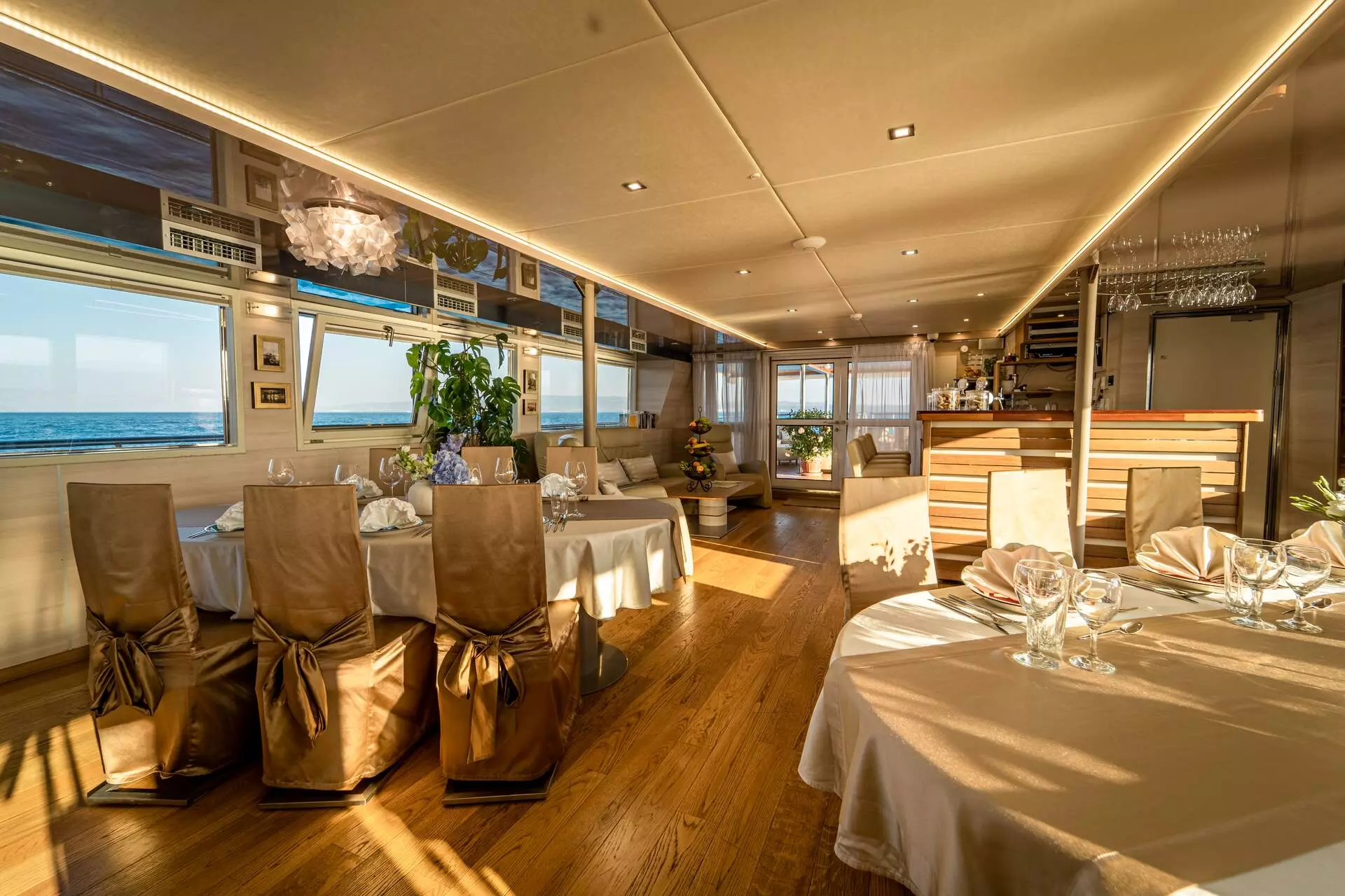 35. RIVA Formal dining in salon - Upper deck.jpg