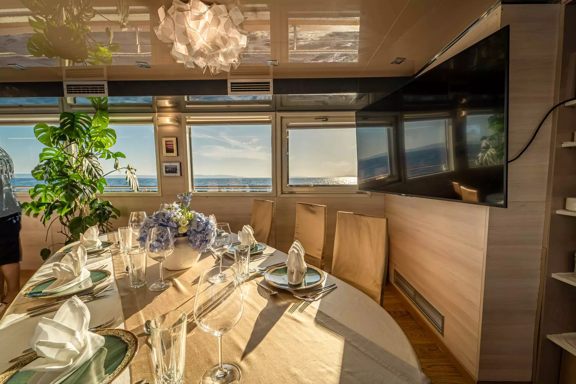36. RIVA Formal dining in salon - Upper deck.jpg