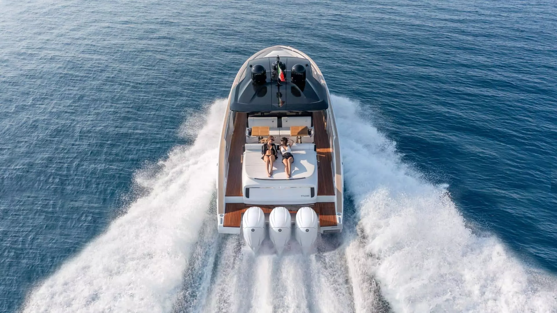 World debut for the new Invictus TT420S at boot Düsseldorf 2024