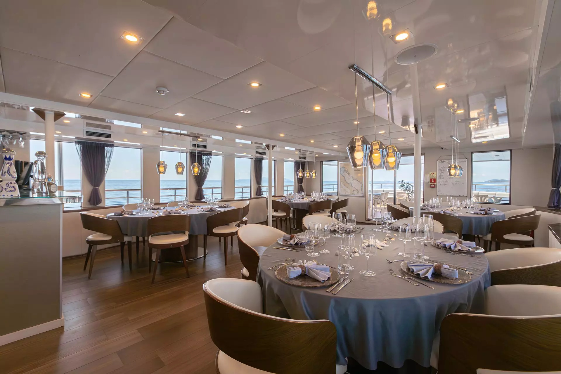 40. YOLO Dinning area in salon - Upper deck.jpg