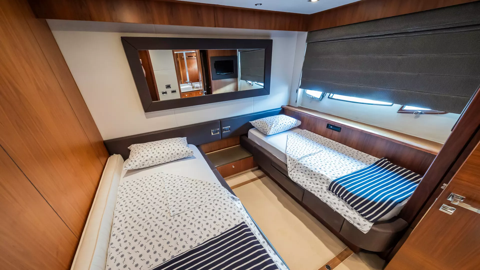 31-The-best-way- Twin-beds-view.JPG