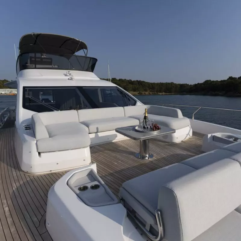 08-FELICITA-sunbeds-view_.jpg