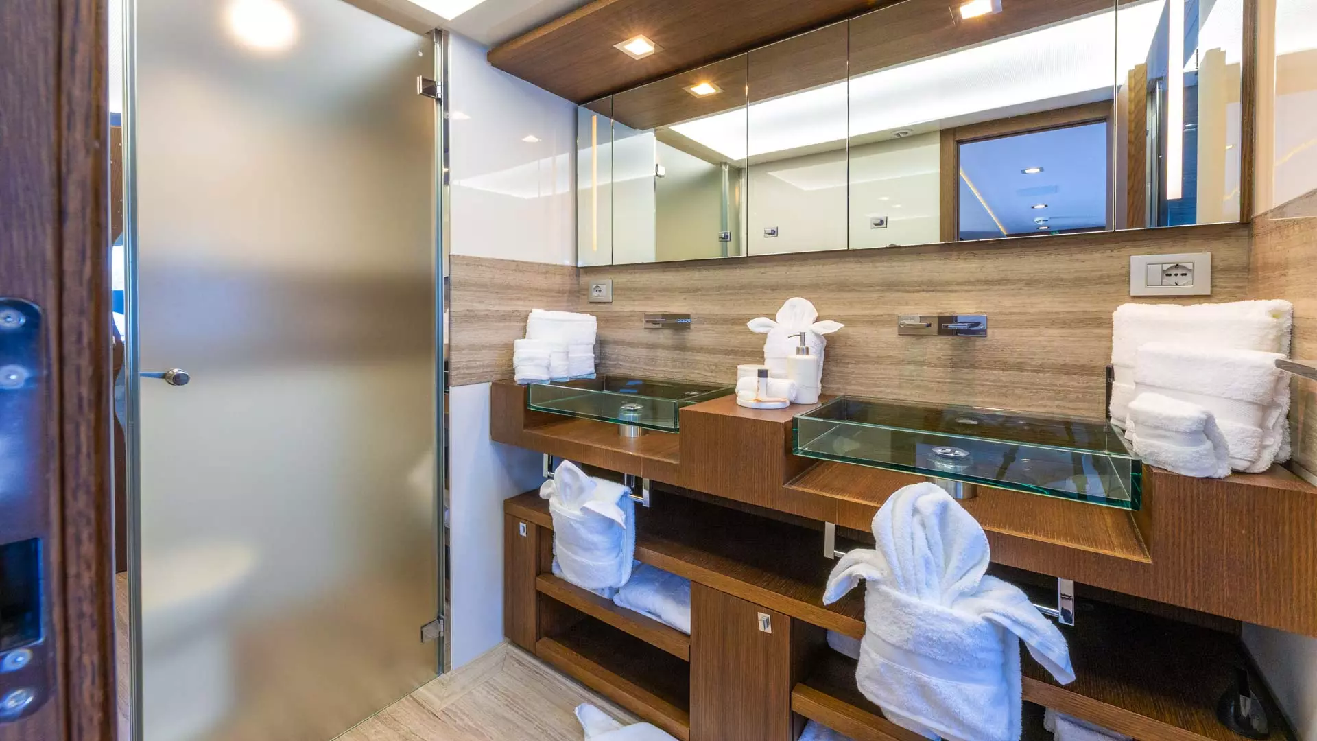 34-Morning-Star-Master-ensuite_.jpg
