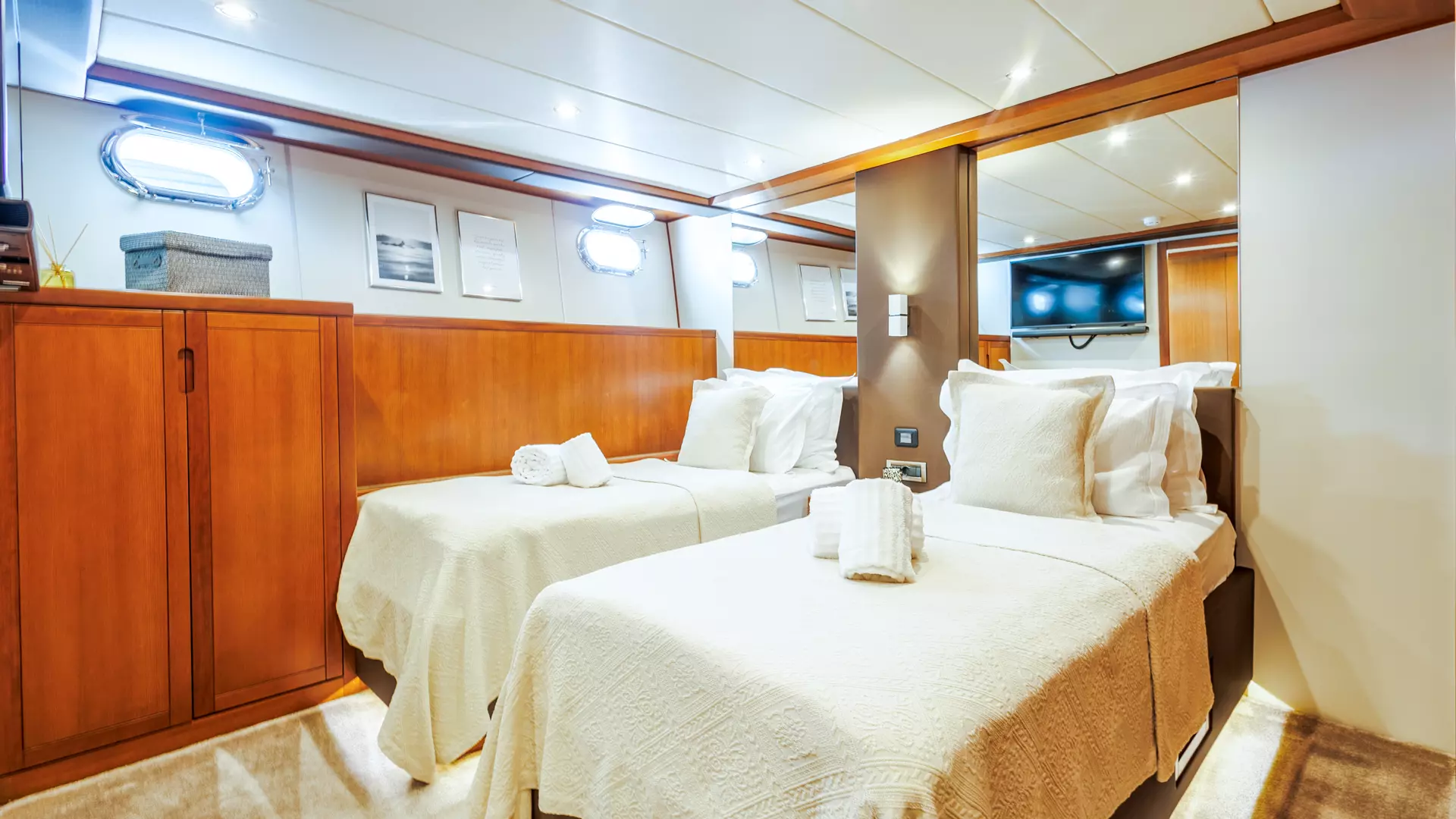 27-SAN-LIMI-Twin-cabin_.jpg