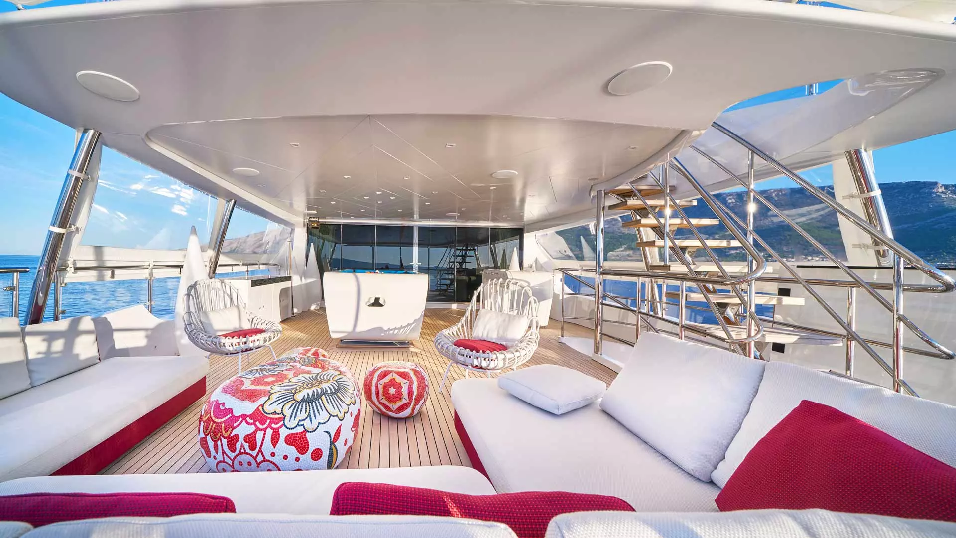08-HAPPY-ME-upper-deck-open-lounge.jpg