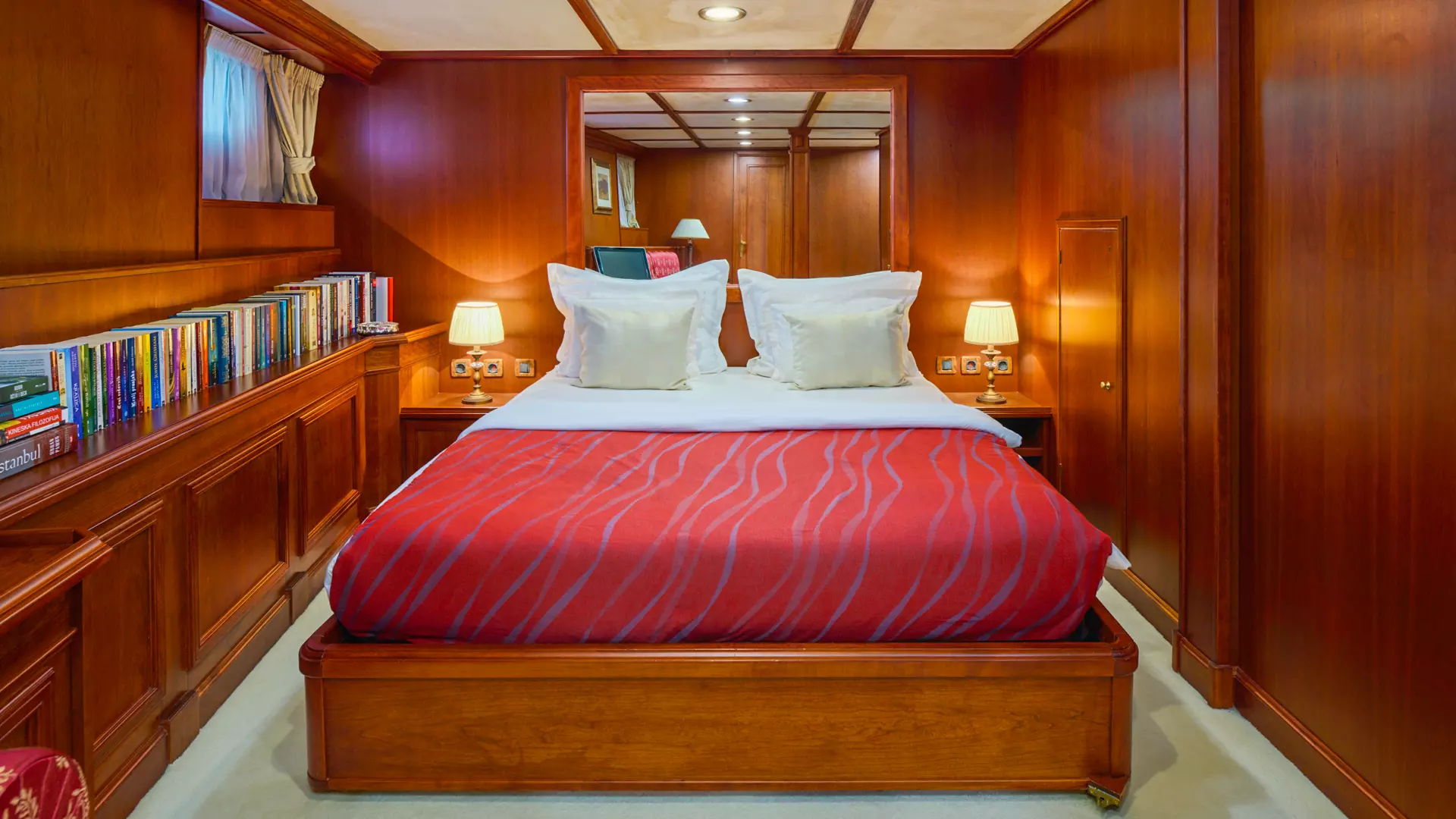20-Seagull-II-Master-stateroom-2_ _.JPG