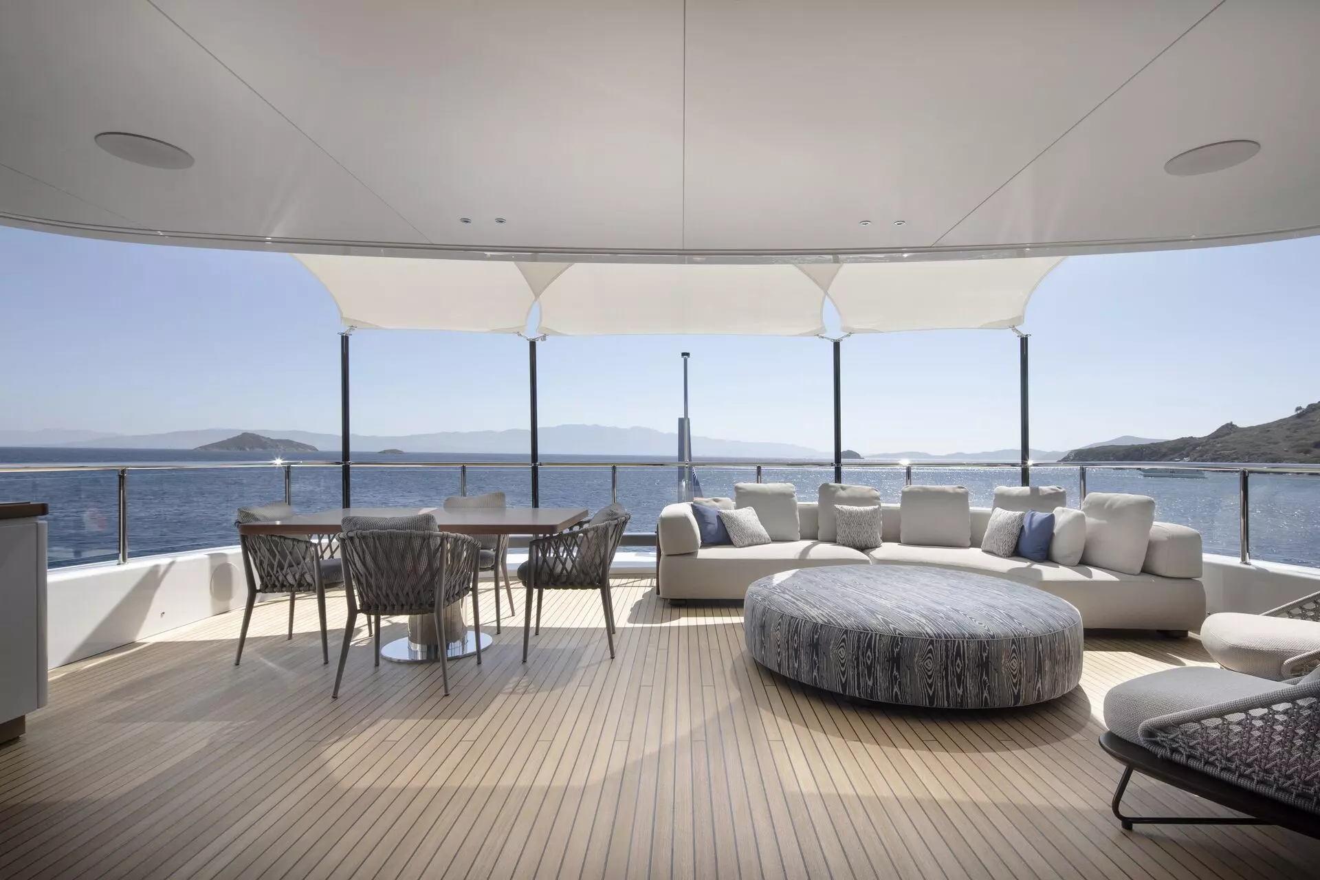 07 LEXSEA_14 Upper Aft Deck .jpg