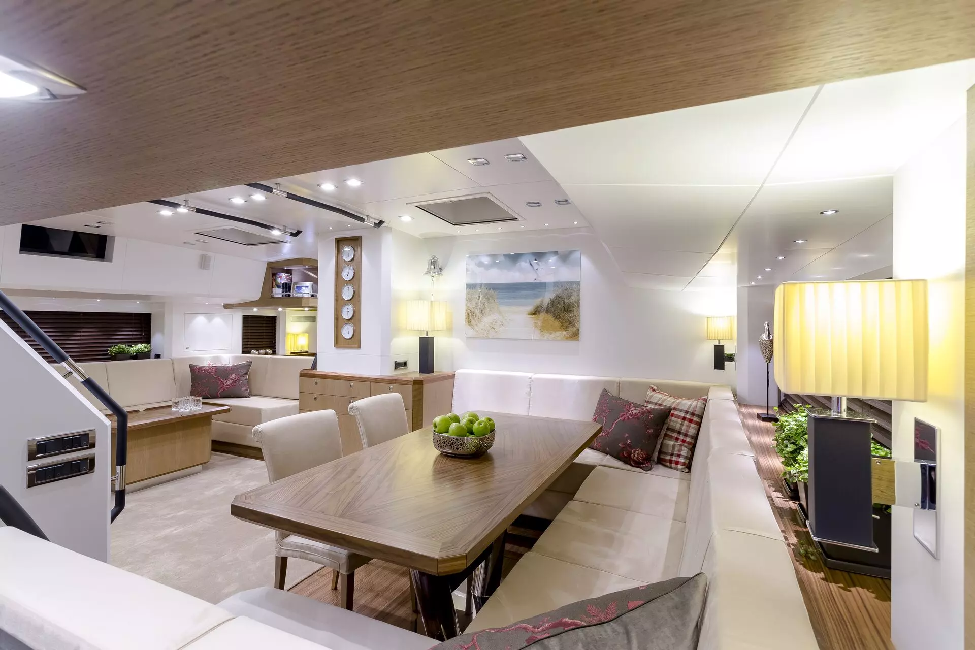 12-Bellkara-dining-table_.jpg
