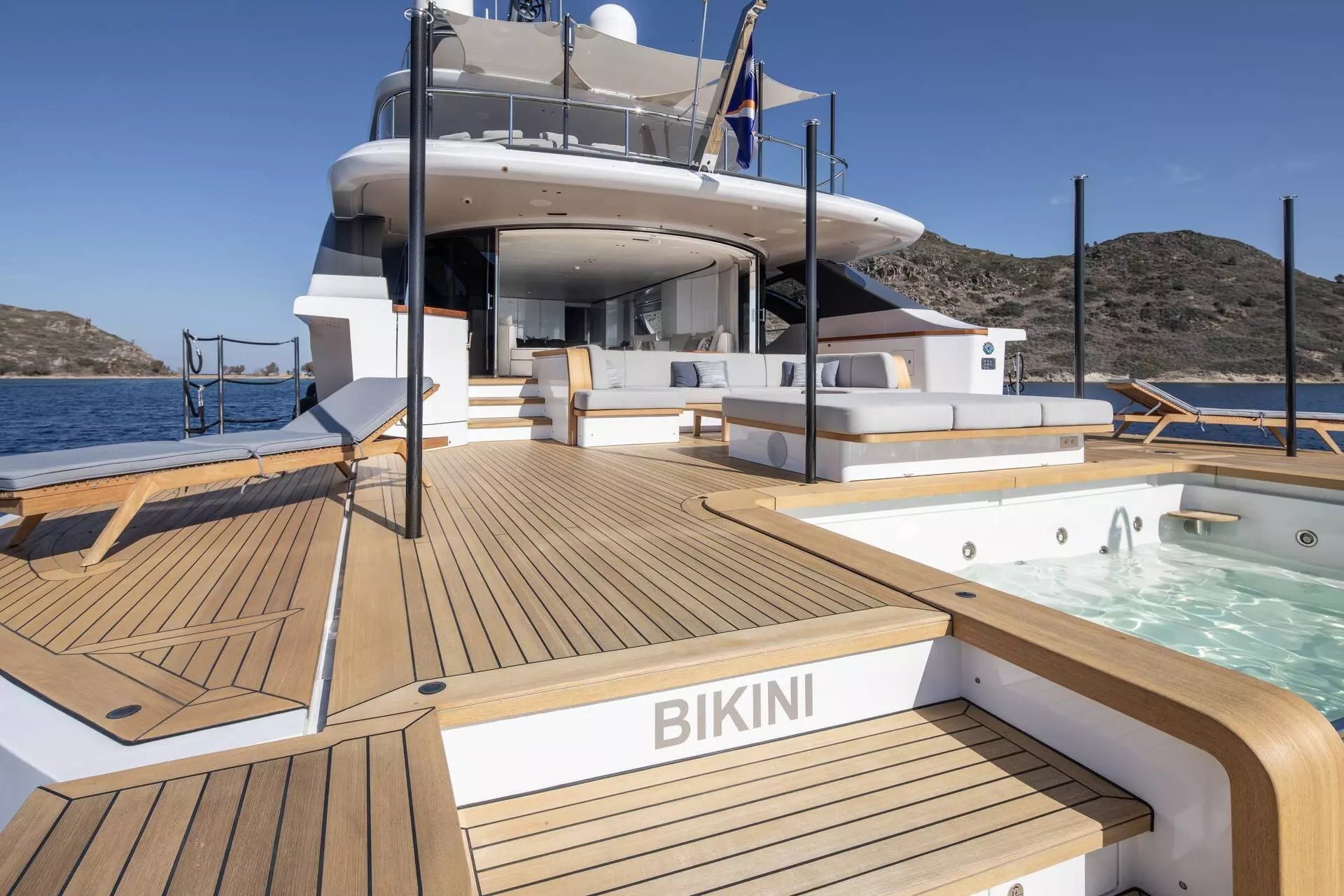 04 LEXSEA_7. Main Aft Deck.jpg