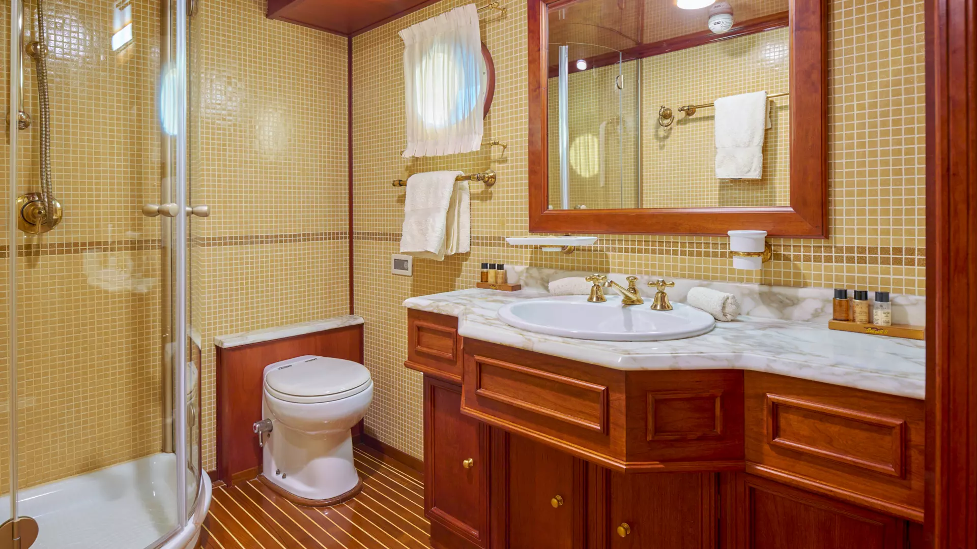 31-Seagull-II-Guest-bathroom_ _.JPG