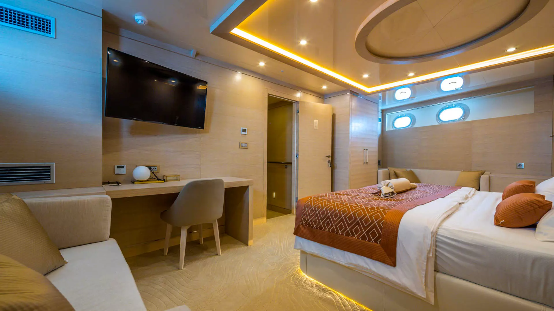 19-Love-story-VIP-ensuite.jpg