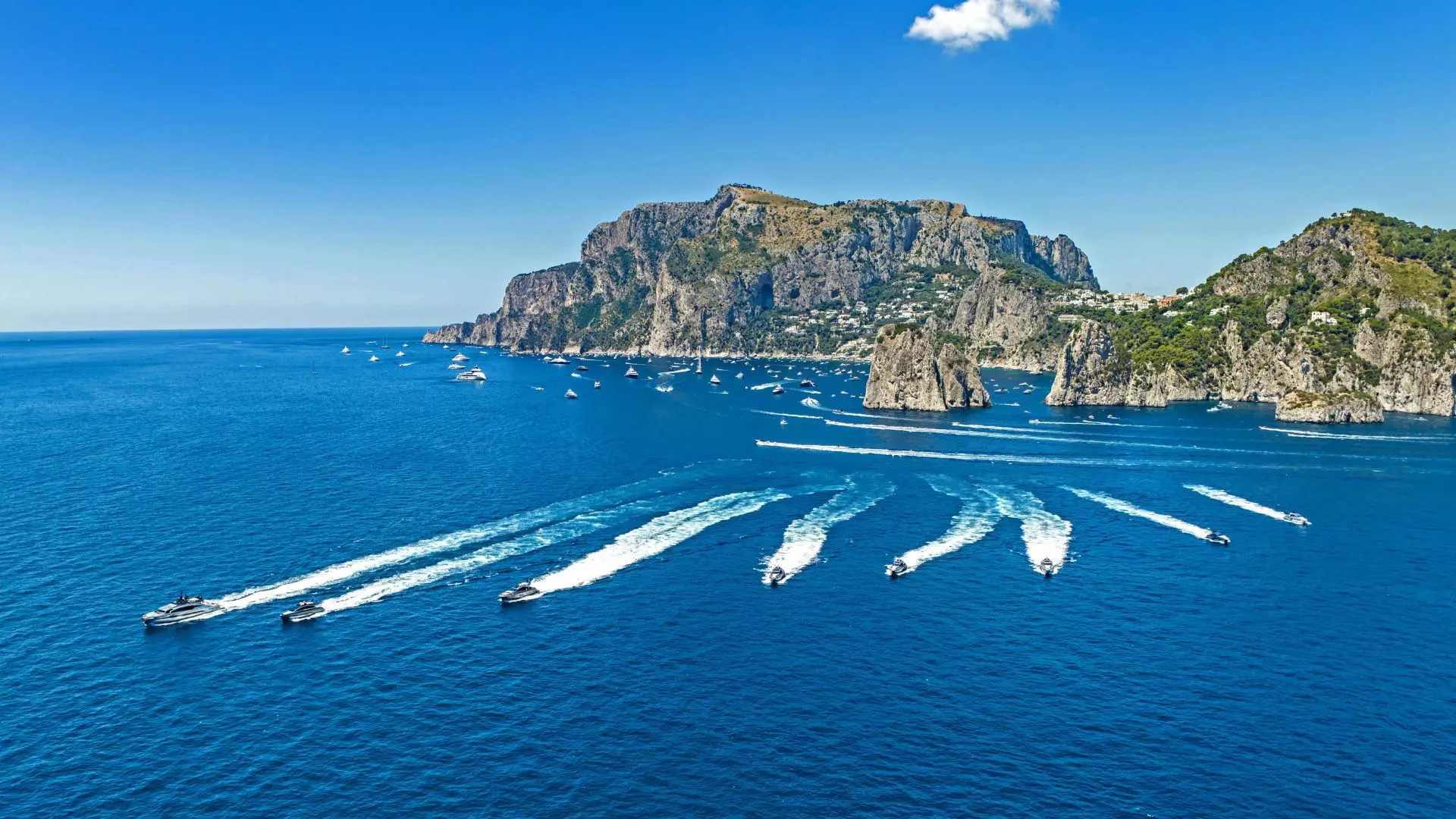 Pershing Yachts island Capri