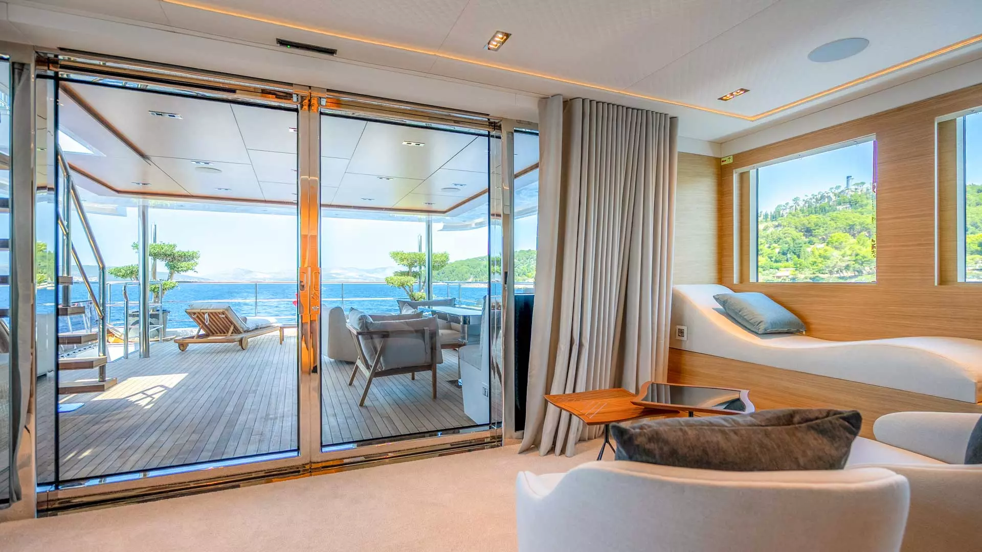 14-Renata-Master-deck-salon_.jpg