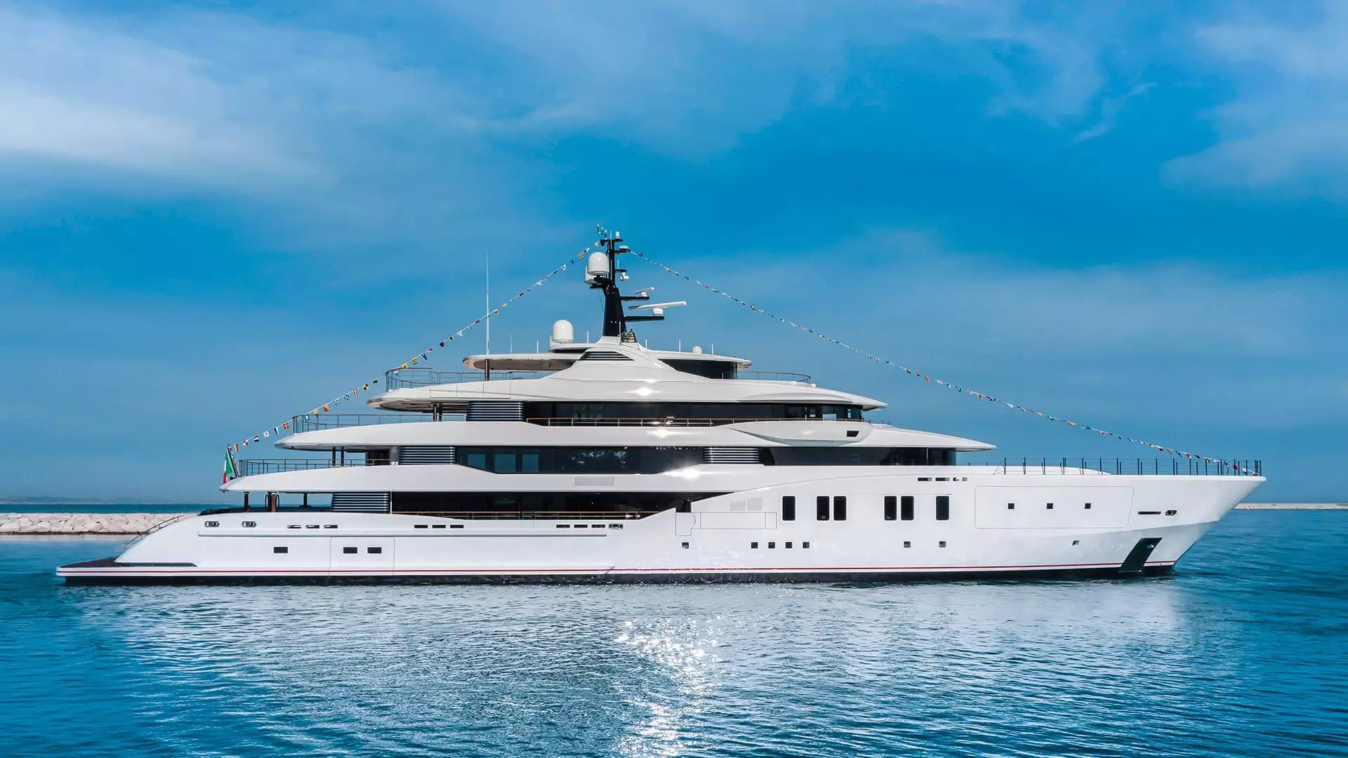 CRN Delivers the M/Y 139 Megayacht