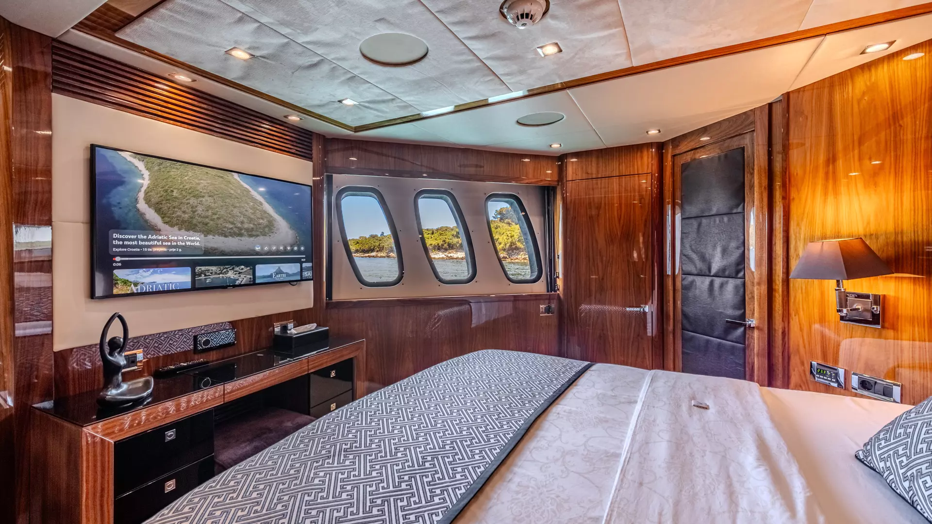 30-Arago-Double-cabin-view_.JPG