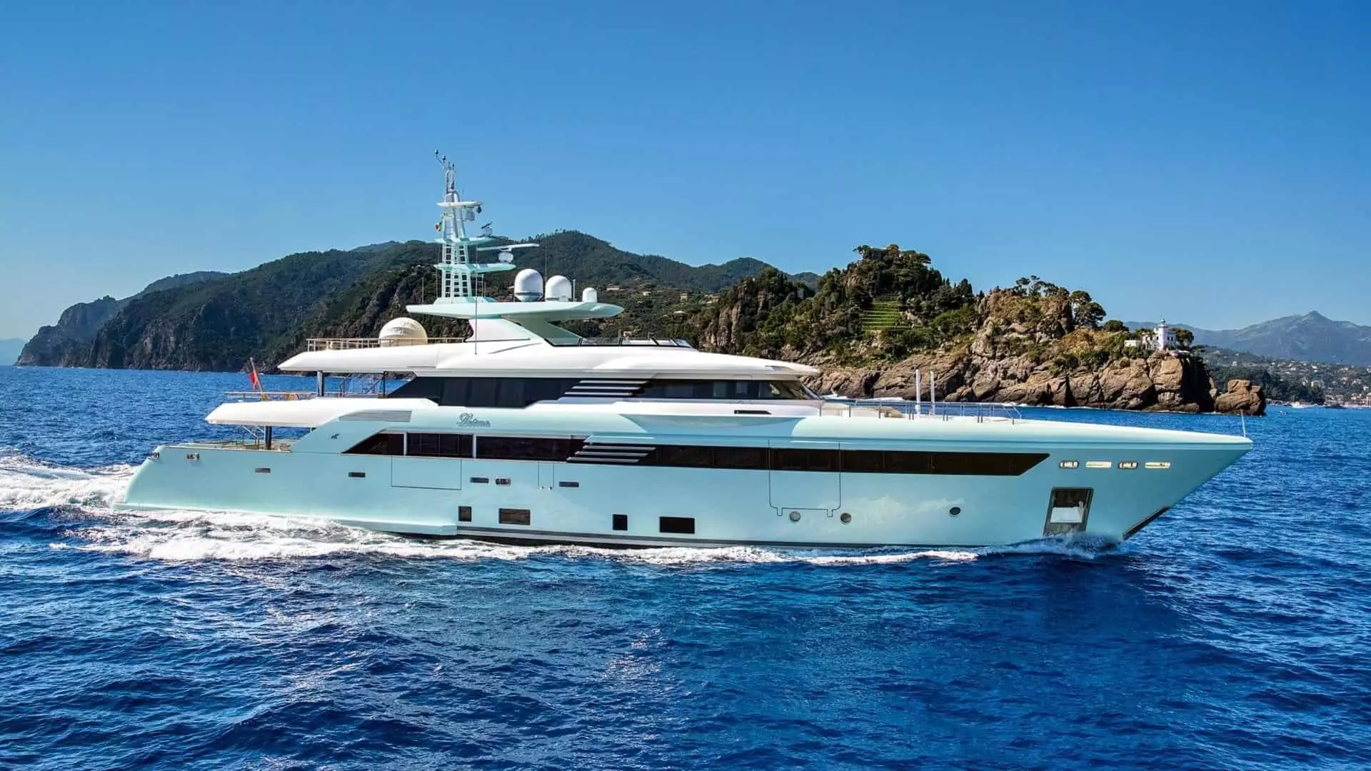 CRN 50m Latona Review: Endless Beauty