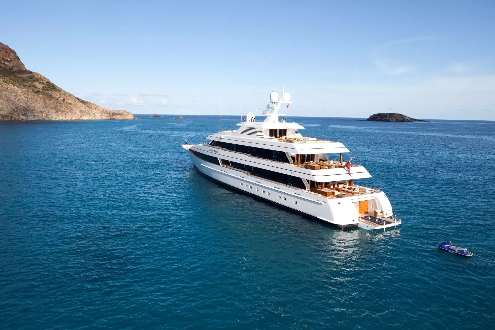 01-Lady Britt-back view.jpg