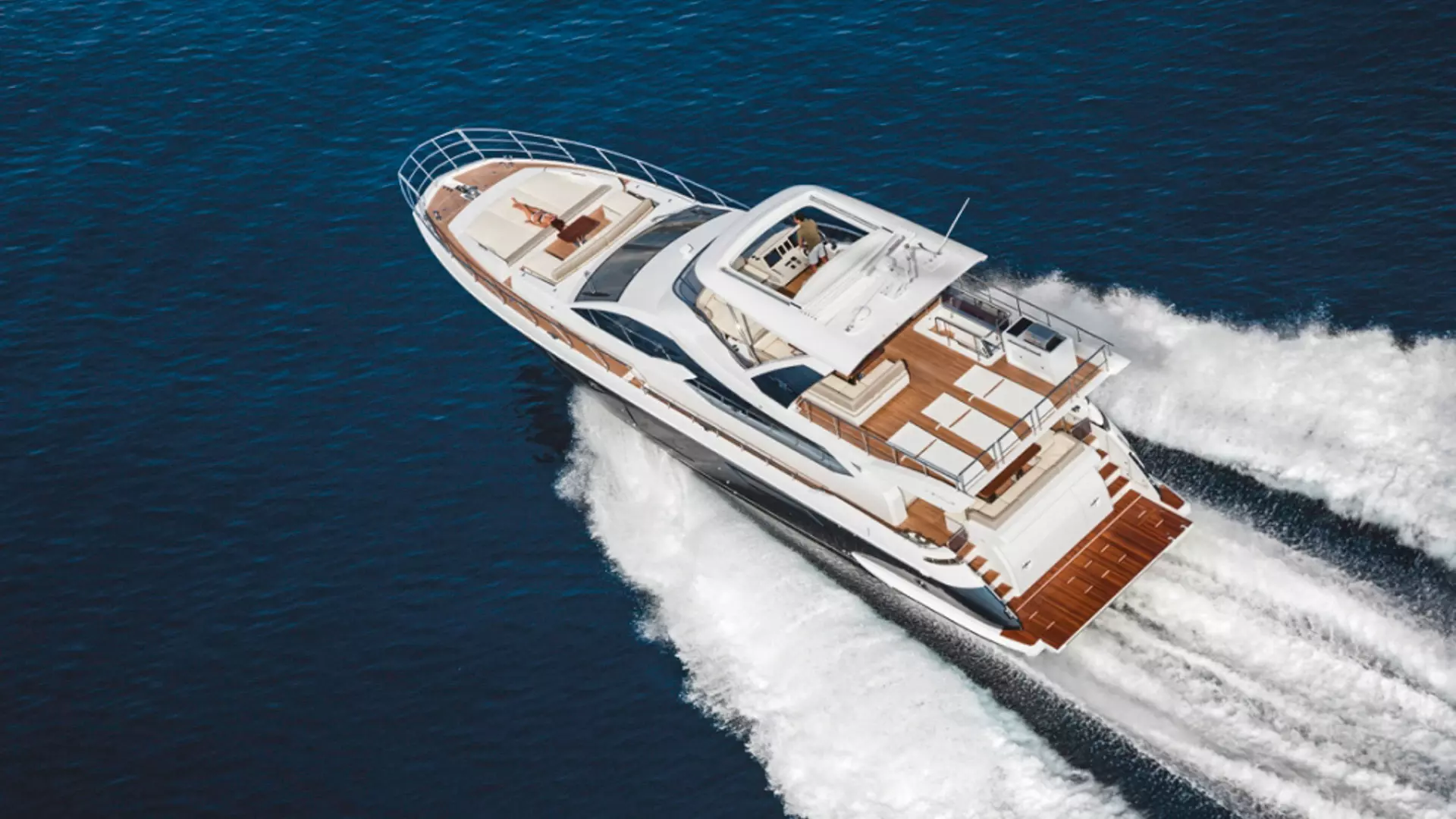 04-Azimut-72-Fly-Mineira-running _ _.JPG