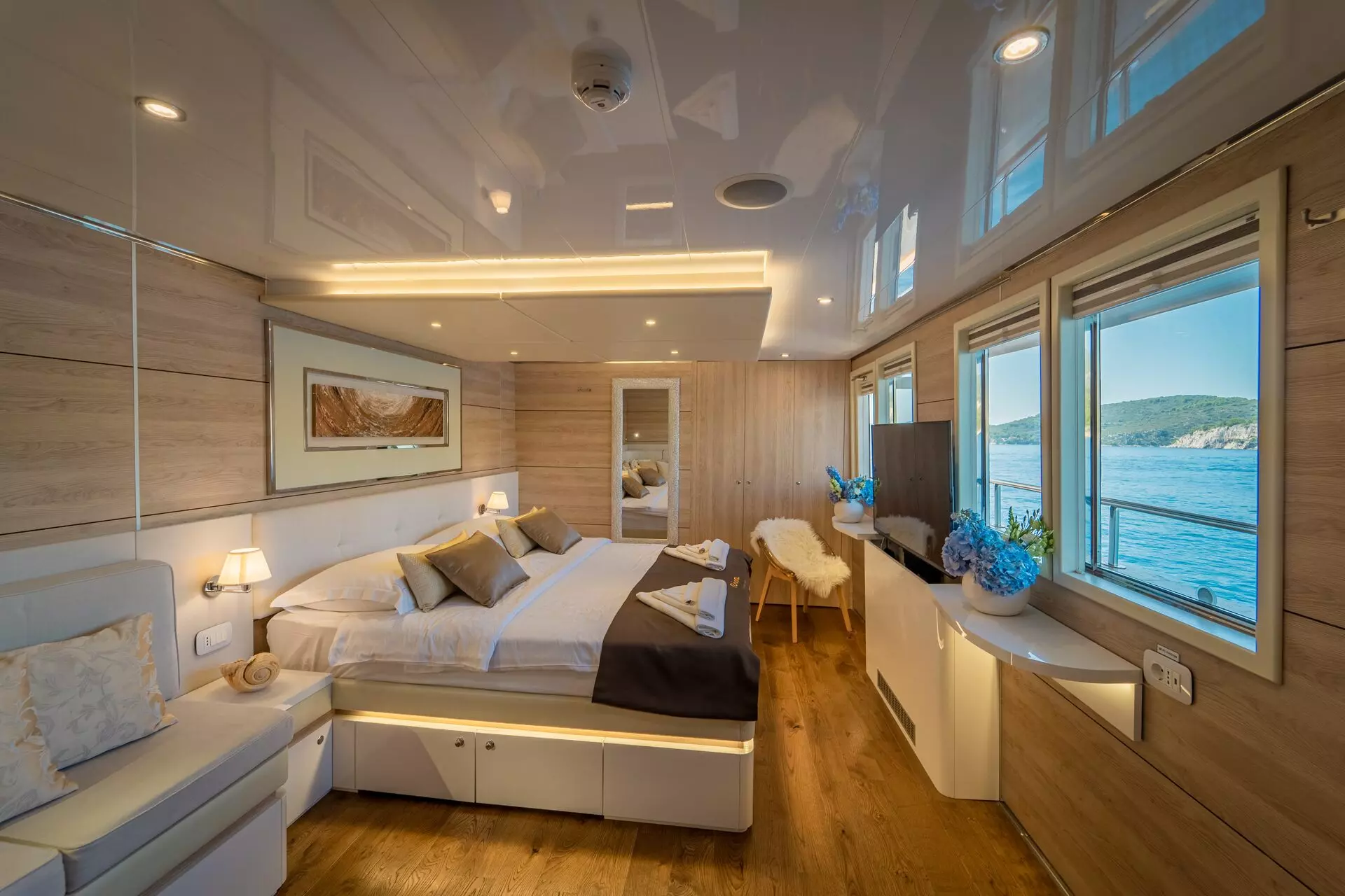 47. RIVA Double stateroom - Main deck.jpg