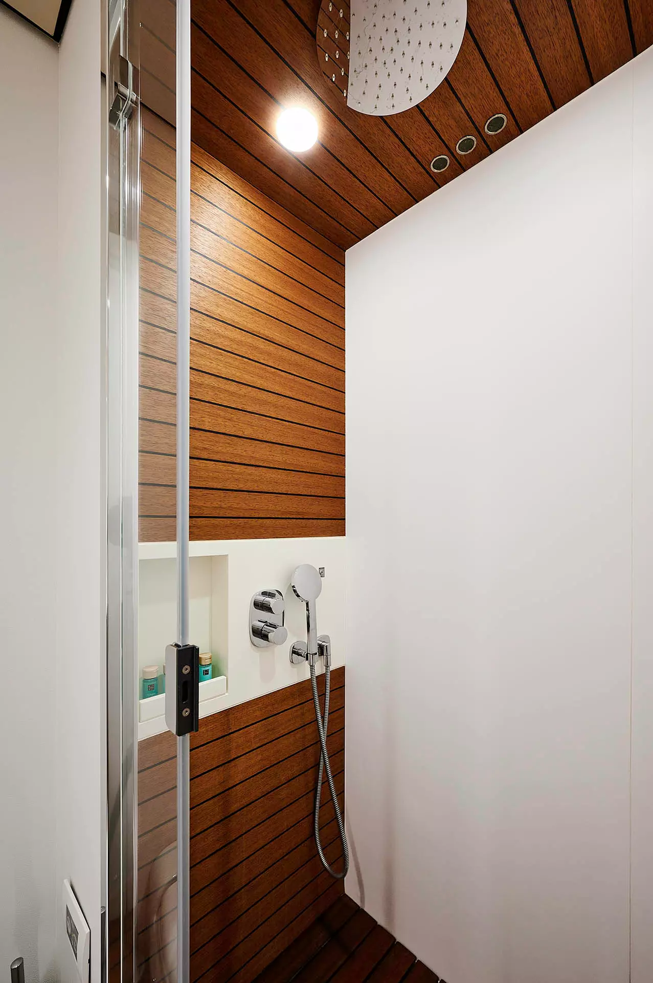 33 OMR Group Twin cabin bathroom _.JPG