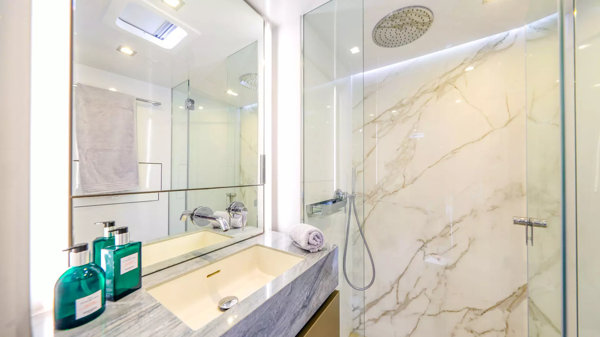 25-Honeybird-VIP-en-suite_.jpg
