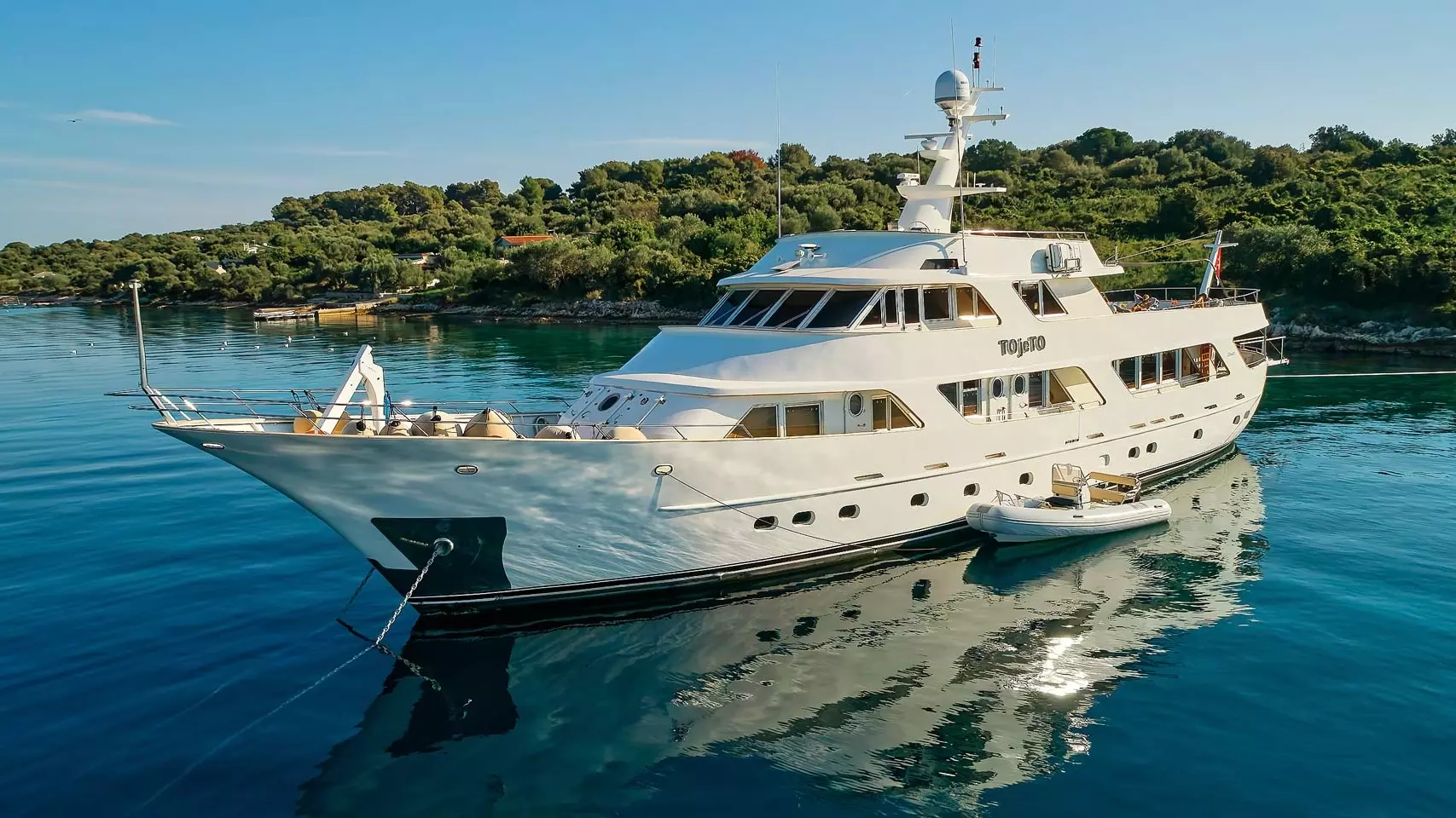 Benetti Classic 115’ TO JE TO: Where Timeless Elegance Meets Cinematic Style